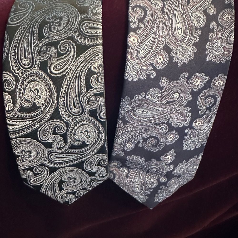 Set of 2 tie - Excello & croft&Barrow- paisley